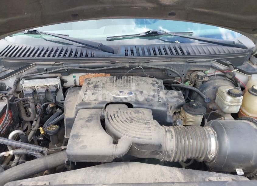 Photo 10 of 2004 Ford Expedition (VIN 1FMPU16LX4LA90347)