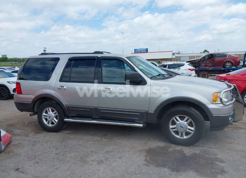 Photo 13 of 2004 Ford Expedition (VIN 1FMPU16LX4LA90347)