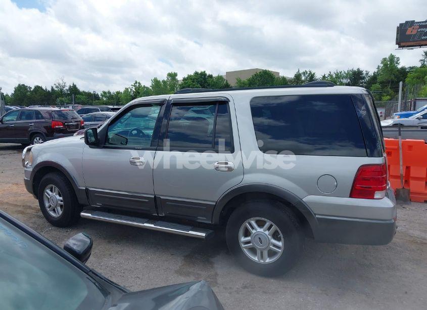 Photo 14 of 2004 Ford Expedition (VIN 1FMPU16LX4LA90347)