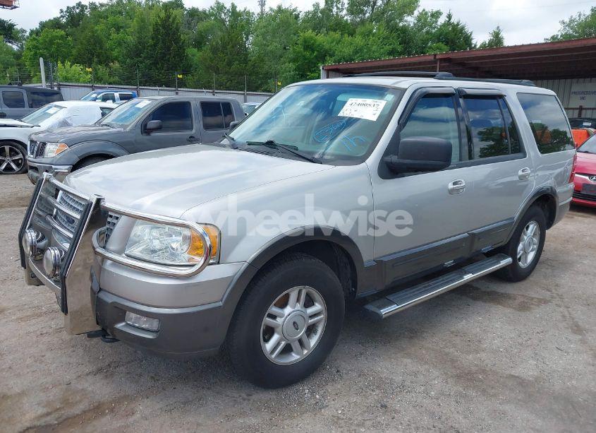 Photo 2 of 2004 Ford Expedition (VIN 1FMPU16LX4LA90347)