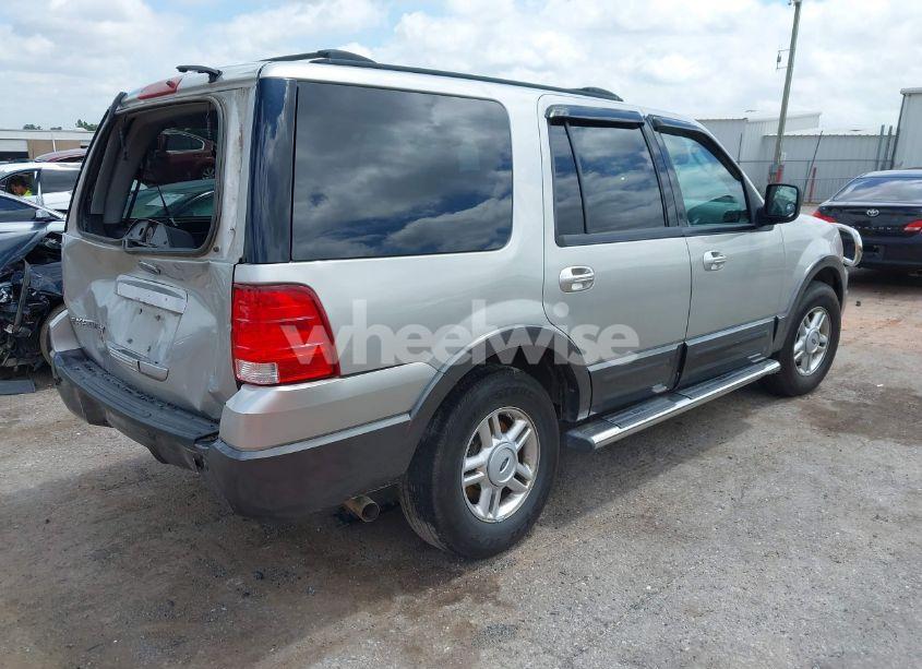 Photo 4 of 2004 Ford Expedition (VIN 1FMPU16LX4LA90347)