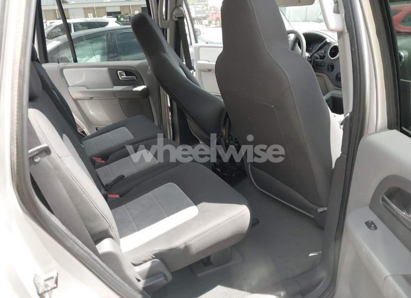 Photo 8 of 2004 Ford Expedition (VIN 1FMPU16LX4LA90347)