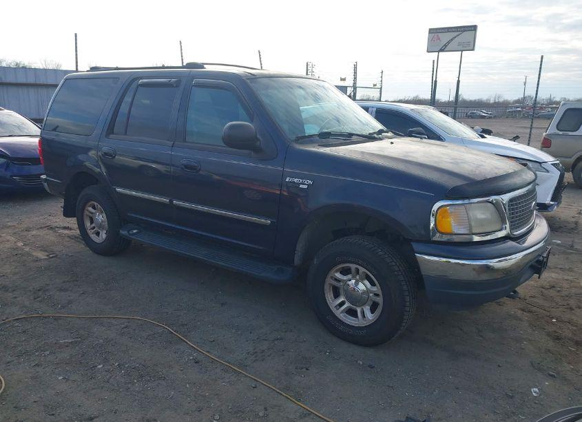 2000 Ford Expedition XLT (VIN 1FMPU16LXYLB14393) main photo