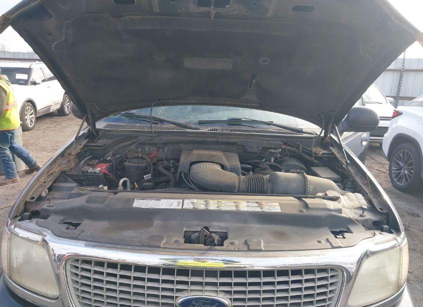 Photo 10 of 2000 Ford Expedition XLT (VIN 1FMPU16LXYLB14393)