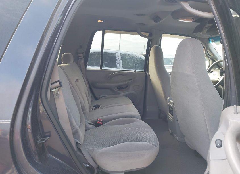 Photo 8 of 2000 Ford Expedition XLT (VIN 1FMPU16LXYLB14393)