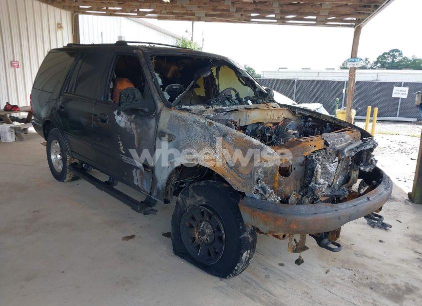 2000 Ford Expedition XLT (VIN 1FMPU16LXYLB18878) main photo