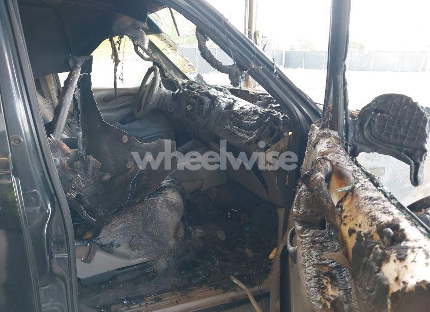 Photo 5 of 2000 Ford Expedition XLT (VIN 1FMPU16LXYLB18878)