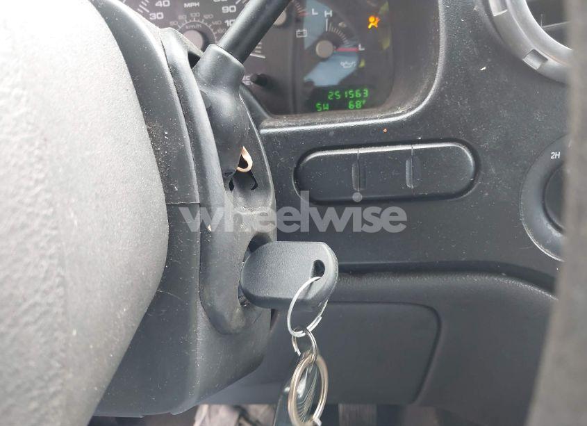 Photo 11 of 2003 Ford Expedition XLT (VIN 1FMPU16W03LC14117)