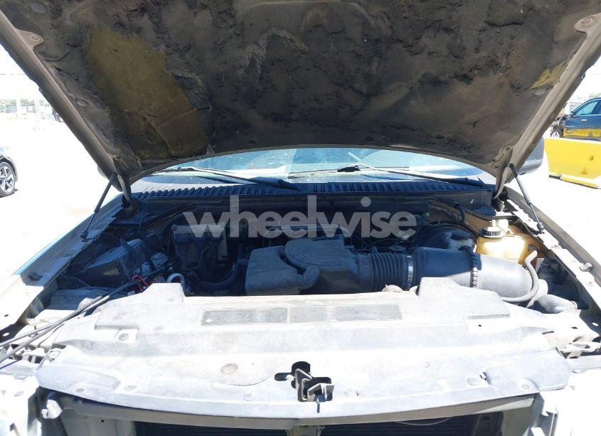 Photo 10 of 2004 Ford Expedition XLT (VIN 1FMPU16W04LA01850)