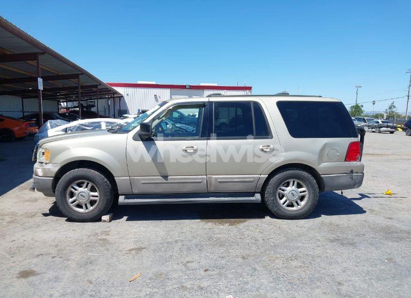 Photo 15 of 2004 Ford Expedition XLT (VIN 1FMPU16W04LA01850)