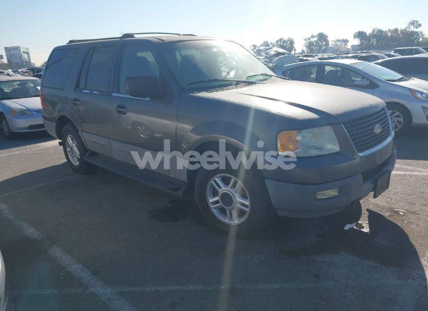 2003 Ford Expedition XLT (VIN 1FMPU16W43LA84570) main photo