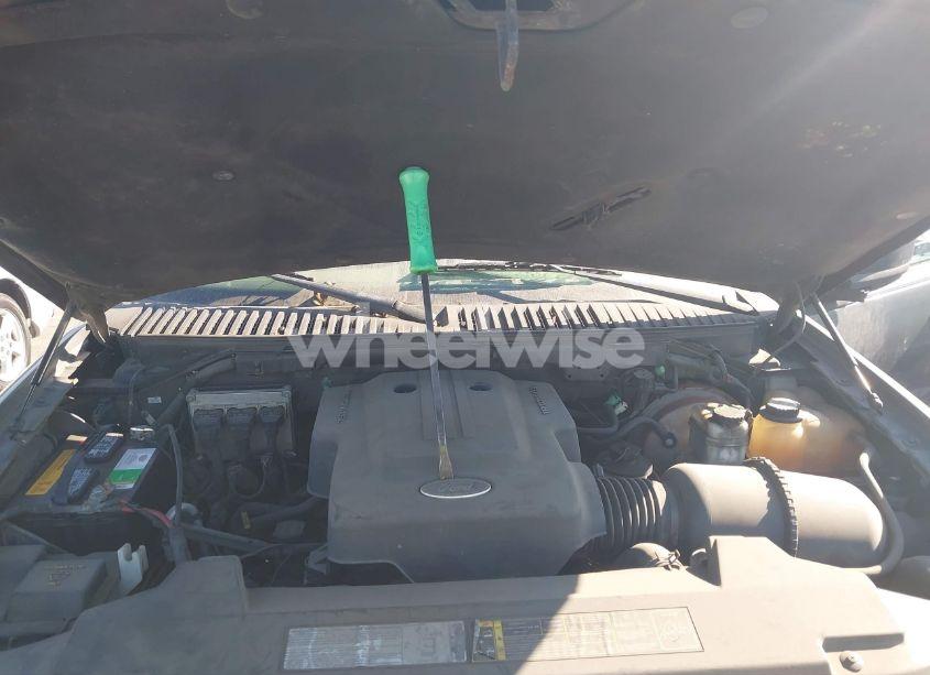 Photo 10 of 2003 Ford Expedition XLT (VIN 1FMPU16W43LA84570)