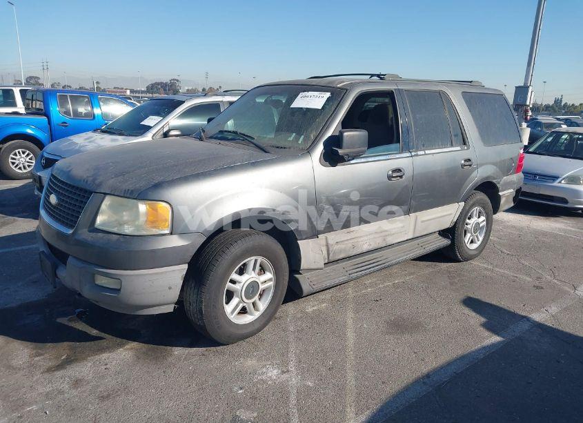 Photo 2 of 2003 Ford Expedition XLT (VIN 1FMPU16W43LA84570)