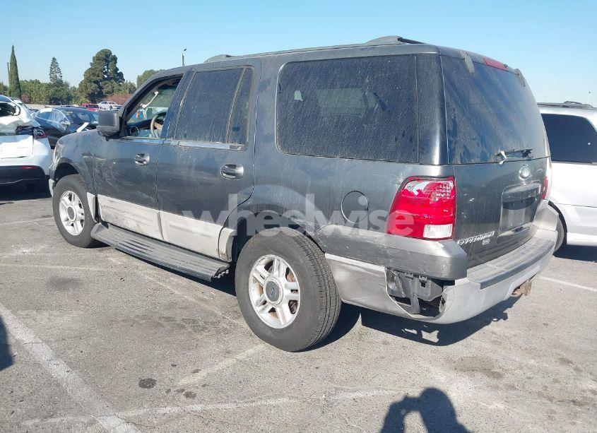 Photo 3 of 2003 Ford Expedition XLT (VIN 1FMPU16W43LA84570)
