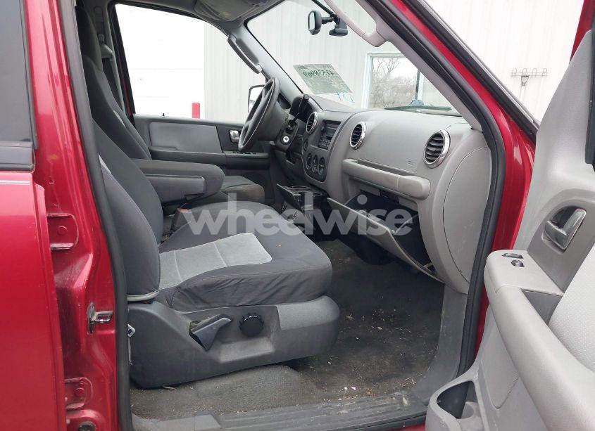 Photo 5 of 2004 Ford Expedition XLT (VIN 1FMPU16W54LB57799)