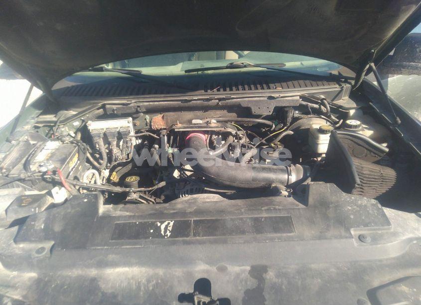 Photo 10 of 2004 Ford Expedition XLT (VIN 1FMPU16W64LA01397)