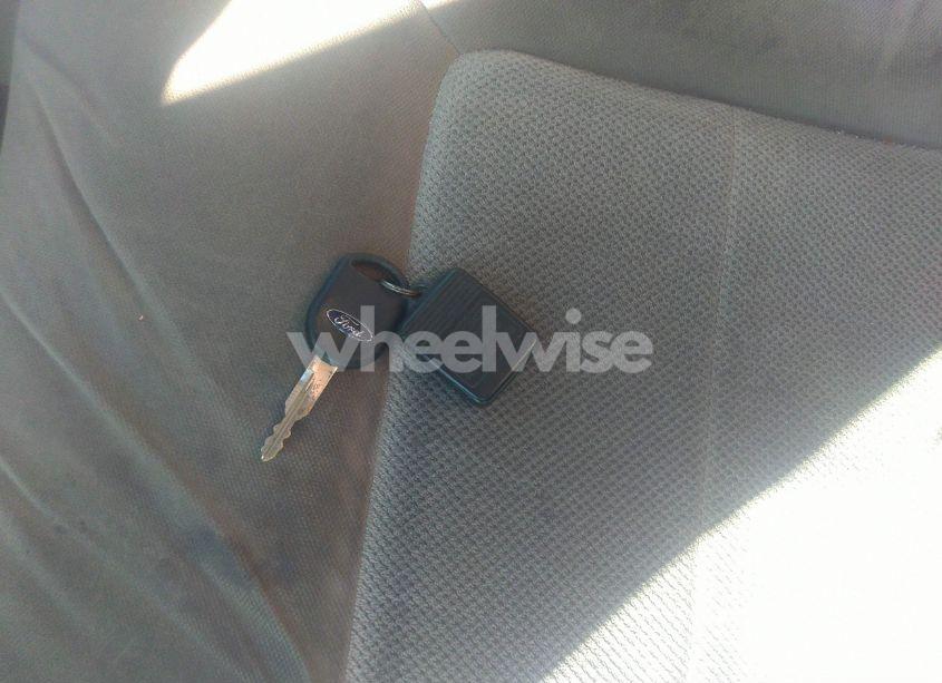 Photo 11 of 2004 Ford Expedition XLT (VIN 1FMPU16W64LA01397)