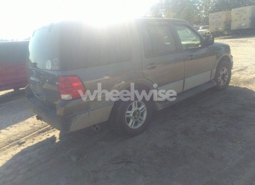 Photo 4 of 2004 Ford Expedition XLT (VIN 1FMPU16W64LA01397)