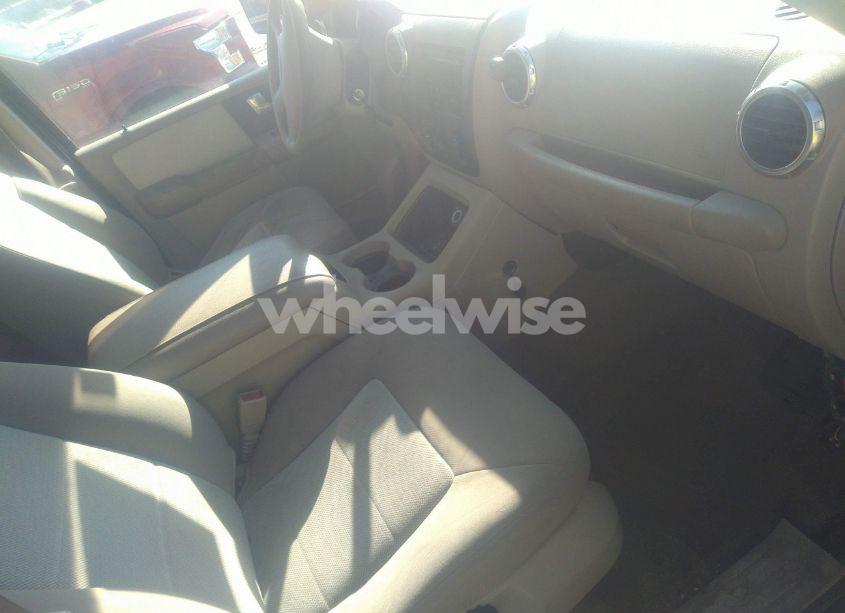 Photo 5 of 2004 Ford Expedition XLT (VIN 1FMPU16W64LA01397)