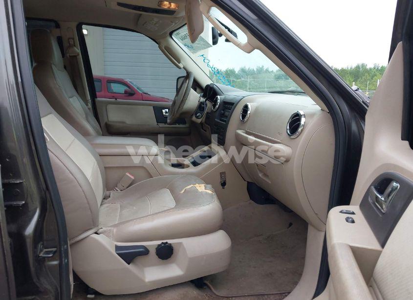 Photo 5 of 2005 Ford Expedition EDDIE BAUER/KING RANCH (VIN 1FMPU17515LA76824)