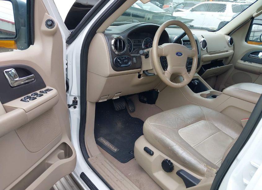 Photo 5 of 2005 Ford Expedition EDDIE BAUER/KING RANCH (VIN 1FMPU17595LA43831)