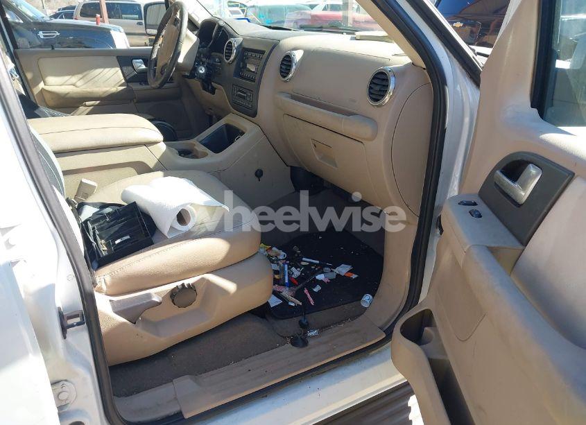 Photo 5 of 2004 Ford Expedition EDDIE BAUER (VIN 1FMPU17L24LA34191)