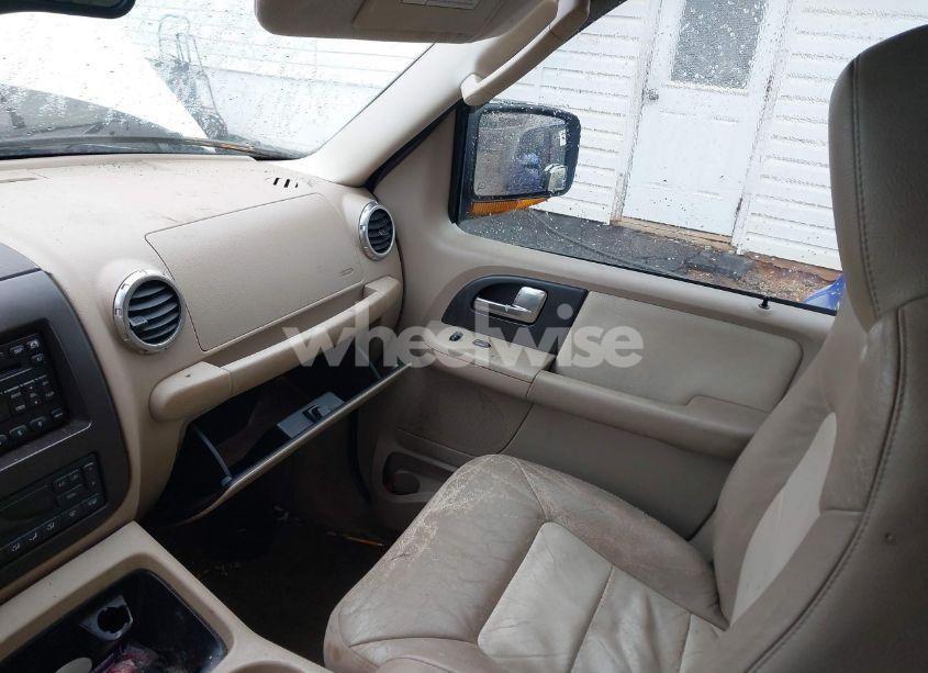 Photo 5 of 2004 Ford Expedition EDDIE BAUER (VIN 1FMPU17L74LA11845)