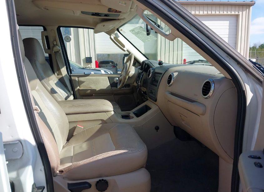 Photo 5 of 2003 Ford Expedition EDDIE BAUER (VIN 1FMPU17L83LC30196)