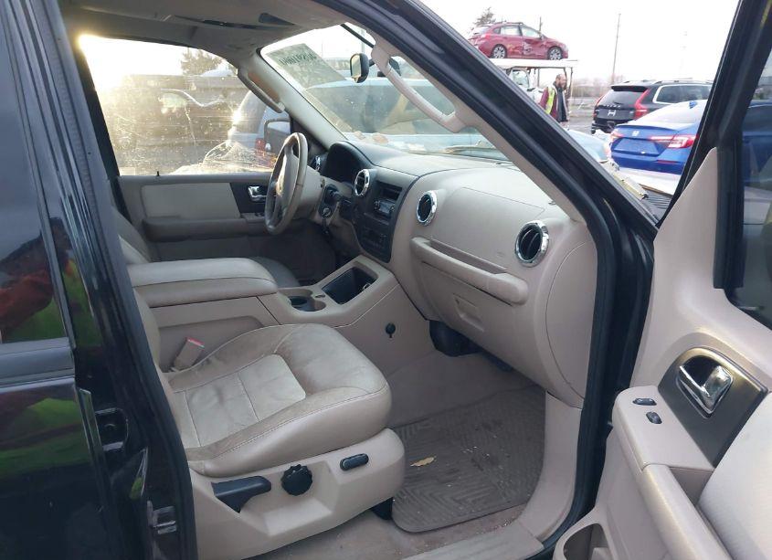 Photo 5 of 2005 Ford Expedition EDDIE BAUER/KING RANCH (VIN 1FMPU18505LA16404)