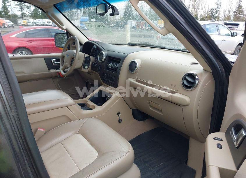 Photo 5 of 2005 Ford Expedition EDDIE BAUER/KING RANCH (VIN 1FMPU18535LA72174)