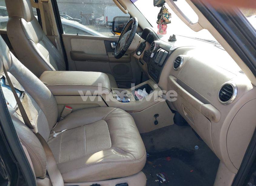 Photo 5 of 2004 Ford Expedition EDDIE BAUER (VIN 1FMPU18L04LA22250)