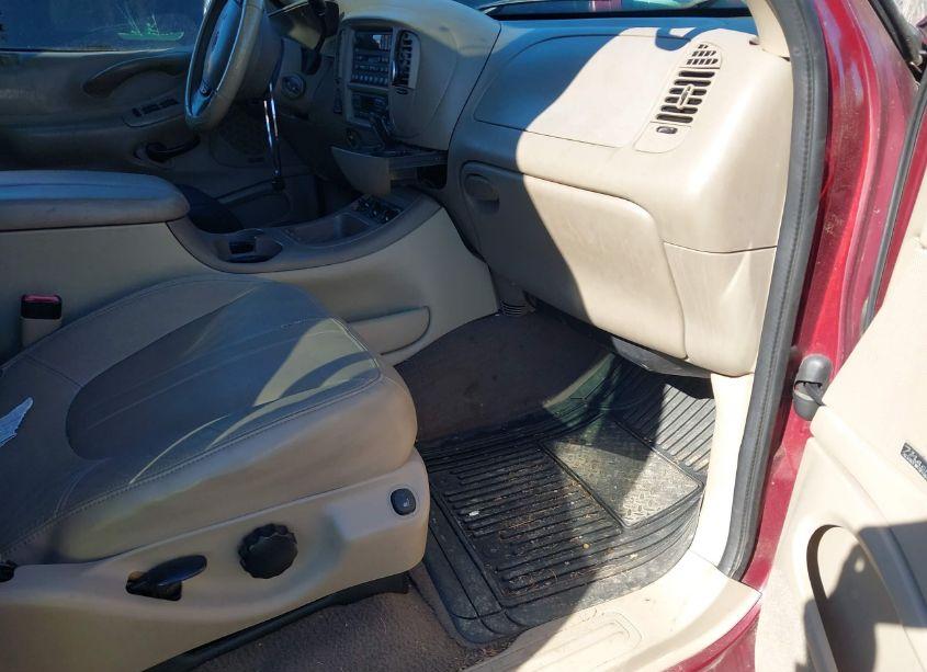 Photo 5 of 2000 Ford Expedition EDDIE BAUER (VIN 1FMPU18L0YLB32382)