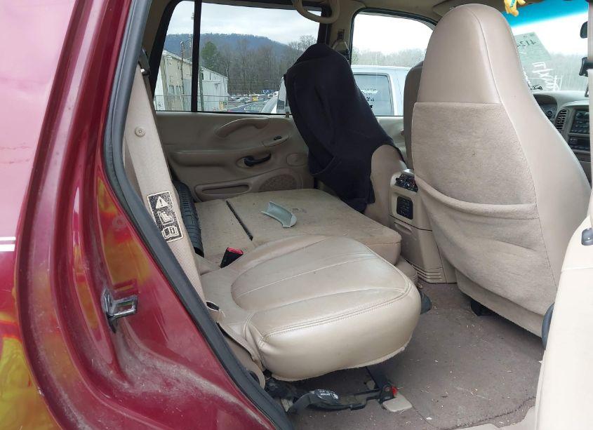 Photo 8 of 2000 Ford Expedition EDDIE BAUER (VIN 1FMPU18L0YLB32382)