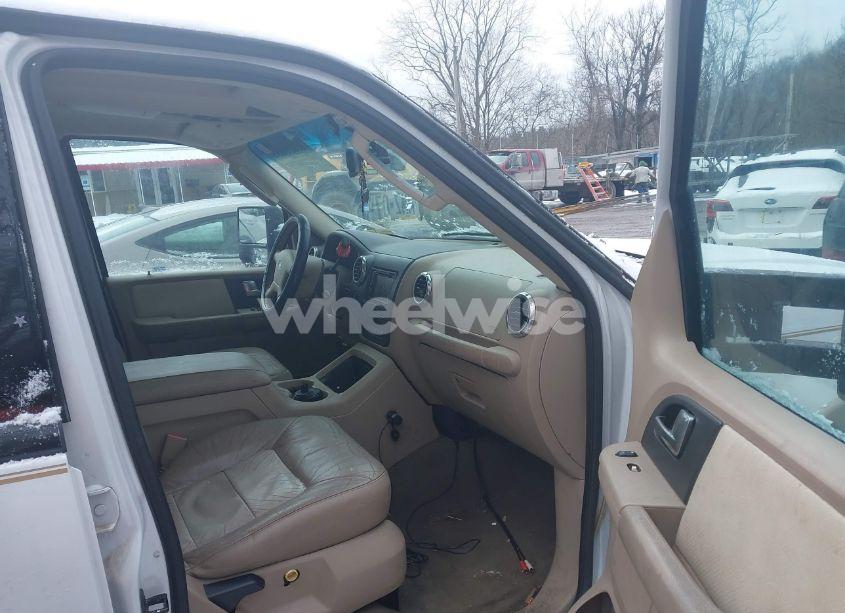 Photo 5 of 2003 Ford Expedition EDDIE BAUER (VIN 1FMPU18L13LA20747)