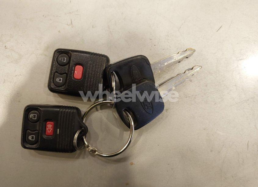 Photo 11 of 2000 Ford Expedition EDDIE BAUER (VIN 1FMPU18L2YLB05667)