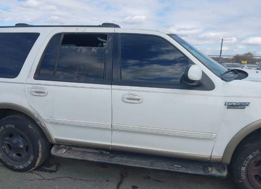 Photo 13 of 2002 Ford Expedition EDDIE BAUER (VIN 1FMPU18L32LA88241)