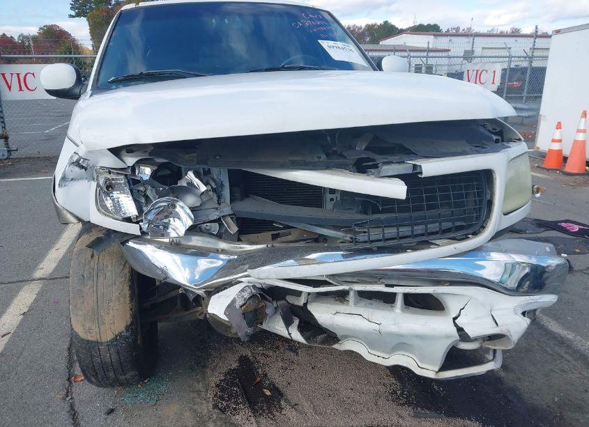 Photo 6 of 2002 Ford Expedition EDDIE BAUER (VIN 1FMPU18L32LA88241)