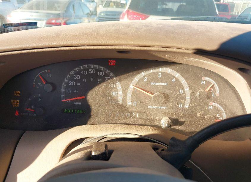 Photo 7 of 1999 Ford Expedition EDDIE BAUER/XLT (VIN 1FMPU18L4XLB82636)