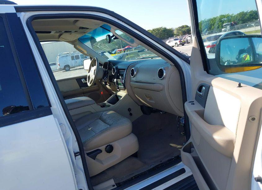 Photo 5 of 2003 Ford Expedition EDDIE BAUER (VIN 1FMPU18L53LA52794)