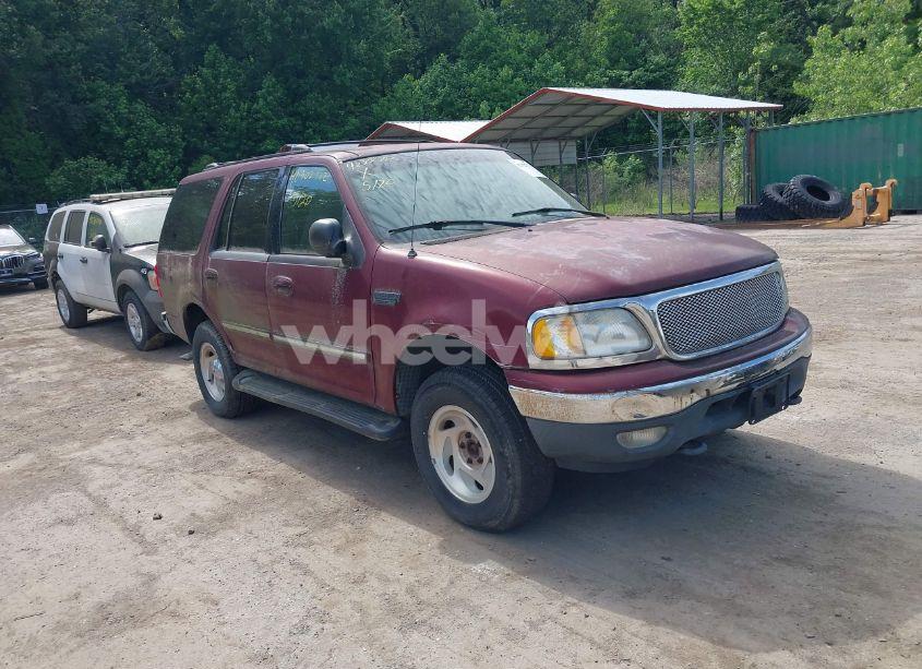 1999 Ford Expedition (VIN 1FMPU18L5XLB74805) main photo