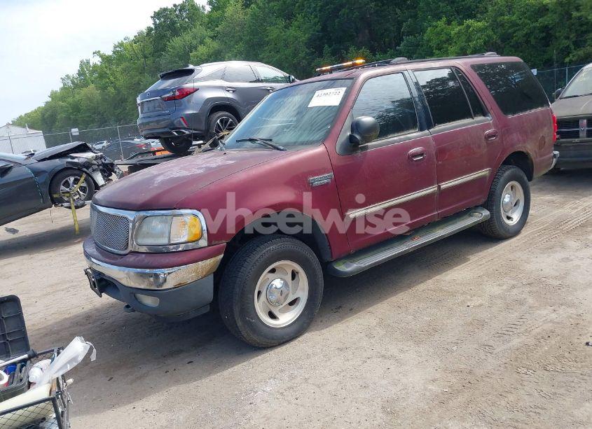 Photo 2 of 1999 Ford Expedition (VIN 1FMPU18L5XLB74805)