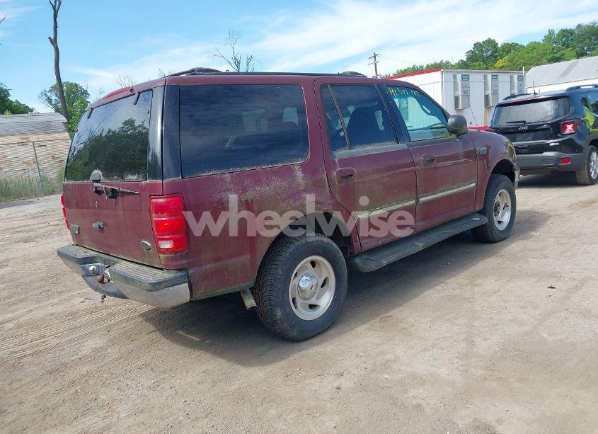 Photo 4 of 1999 Ford Expedition (VIN 1FMPU18L5XLB74805)