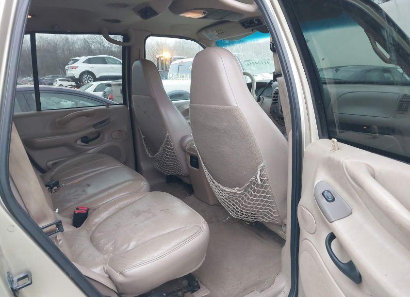 Photo 8 of 1999 Ford Expedition EDDIE BAUER/XLT (VIN 1FMPU18L5XLC23937)