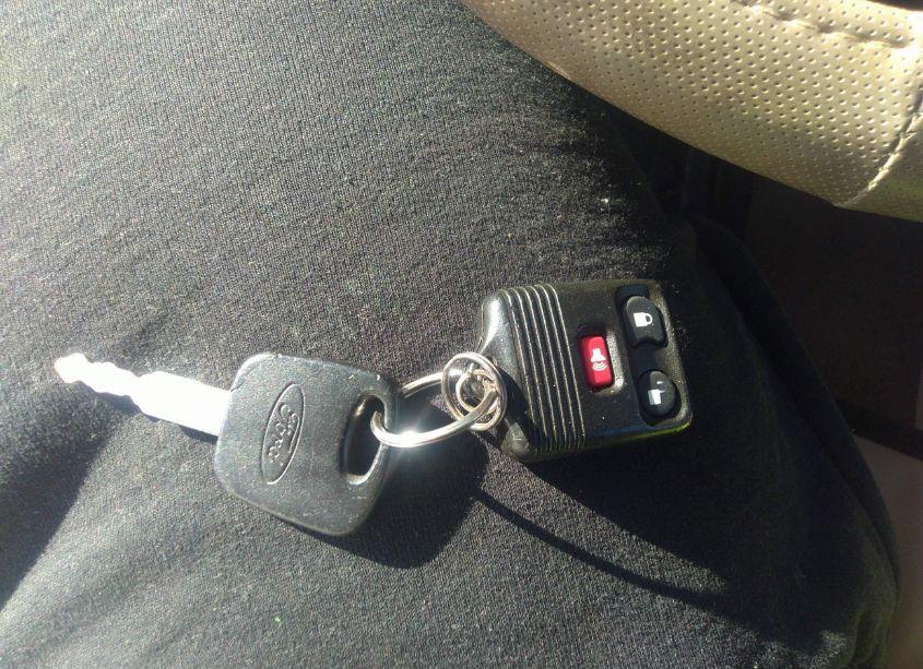 Photo 11 of 2001 Ford Expedition EDDIE BAUER (VIN 1FMPU18L61LA73991)