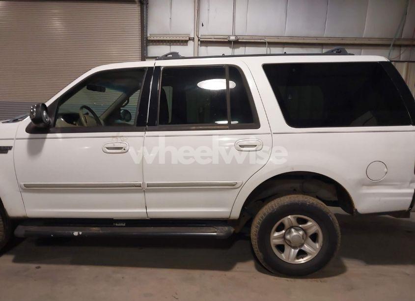 Photo 14 of 1998 Ford Expedition EDDIE BAUER/XLT (VIN 1FMPU18L6WLB31203)