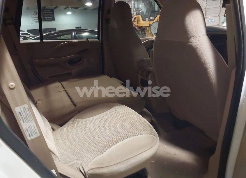 Photo 8 of 1998 Ford Expedition EDDIE BAUER/XLT (VIN 1FMPU18L6WLB31203)