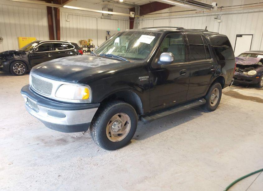 Photo 2 of 1998 Ford Expedition EDDIE BAUER/XLT (VIN 1FMPU18L6WLC11777)