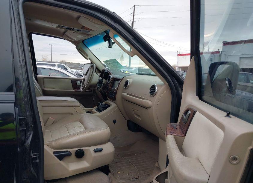 Photo 5 of 2004 Ford Expedition EDDIE BAUER (VIN 1FMPU18L74LB76437)