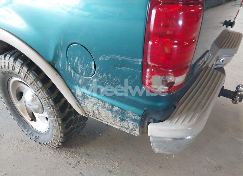 Photo 14 of 1998 Ford Expedition EDDIE BAUER/XLT (VIN 1FMPU18L7WLB31520)