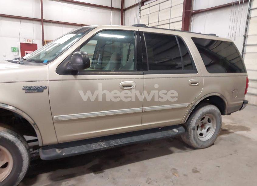 Photo 6 of 1999 Ford Expedition EDDIE BAUER/XLT (VIN 1FMPU18L7XLB75101)